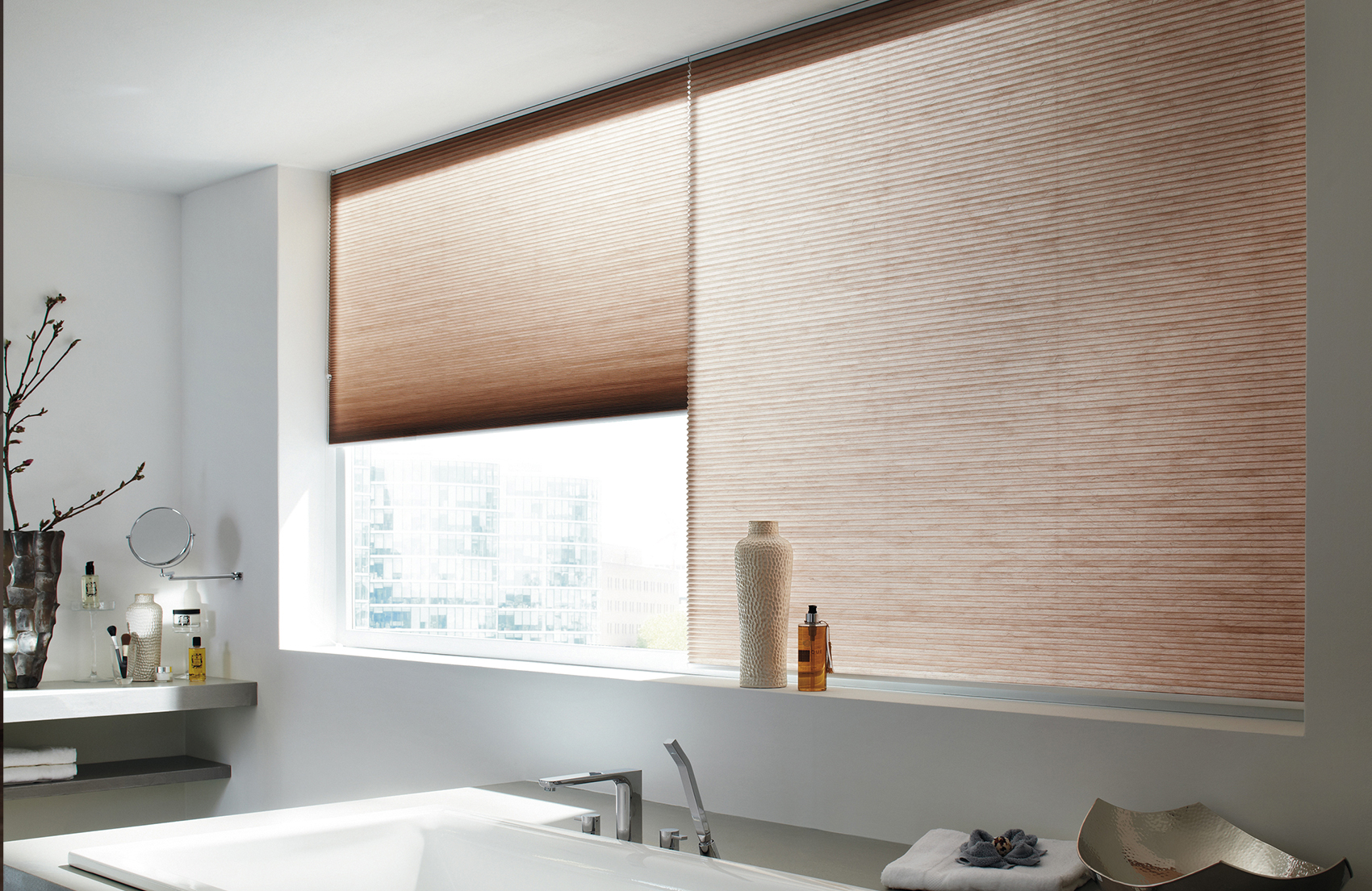 Lysdempende Plissegardin Bad Markisemannen